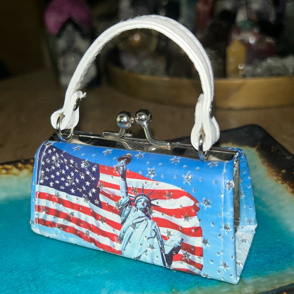 LOVELY LIPSTICK HOLDER with Statue of Liberty and 🇺🇸 🇺🇸🇺🇸